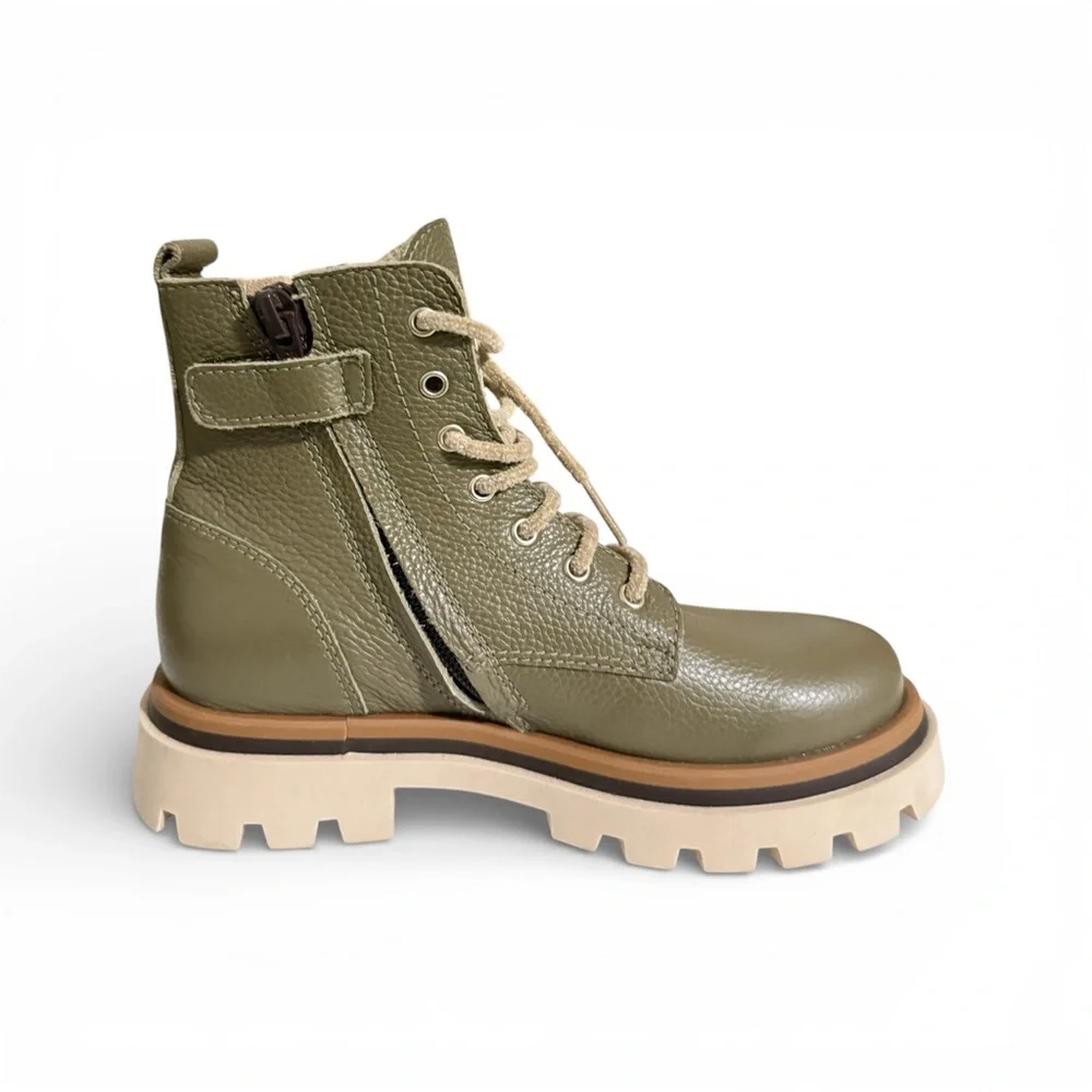 BEBERLIS Booties Kids Olive Heart Patch Leather Size 13/ EU 30 NWT